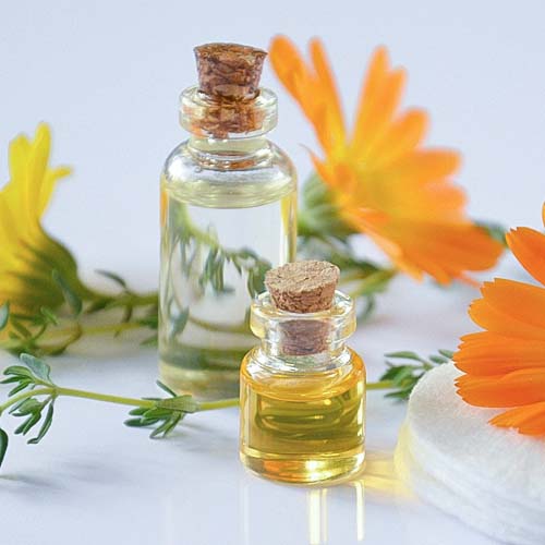 aromathérapie pot de crème composés aromatiques extraits de plantespharmacie de la Maine